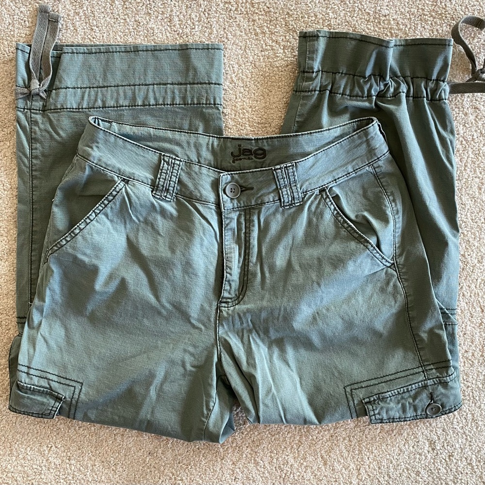 Jag Olive color Cargo Capri, drawstring at hem